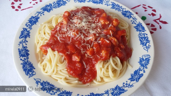 moden falsk spiralformet Spaghete cu Piept de Pui in Sos de Rosii | Paste | Reteteculinare.RO