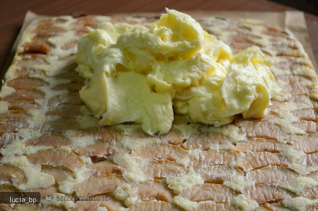Prajitura cu Mere si doua Creme, Vanilie si Ciocolata