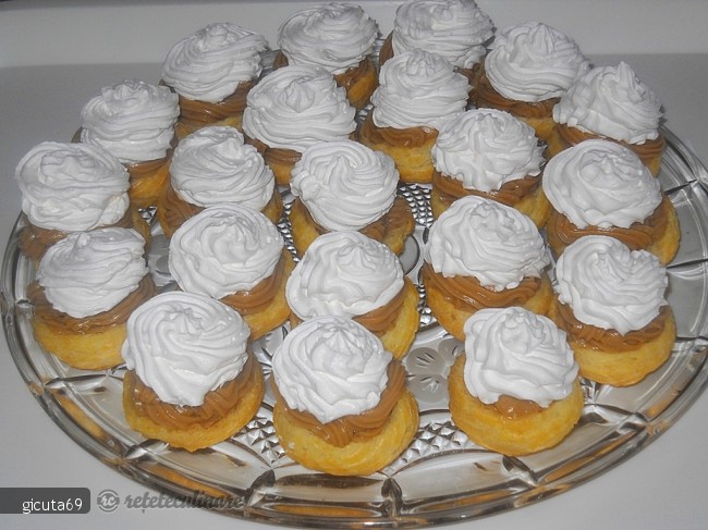 Choux-uri cu Crema de Ness si Ciocolata