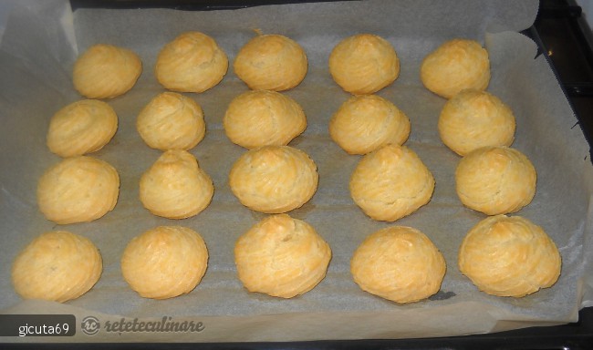 Choux-uri cu Crema de Ness si Ciocolata