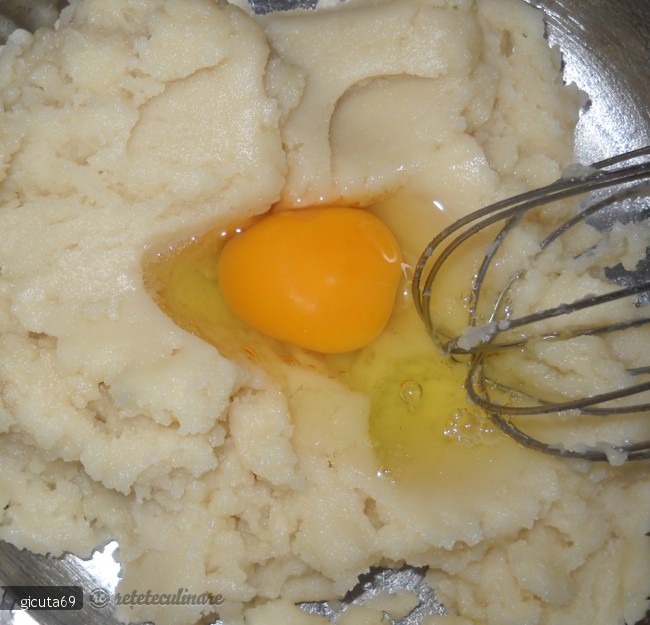 Choux-uri cu Crema de Ness si Ciocolata