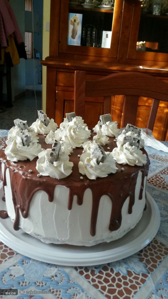 Tort Aniversar Copii cu Blat de Cacao si Crema Mascarpone