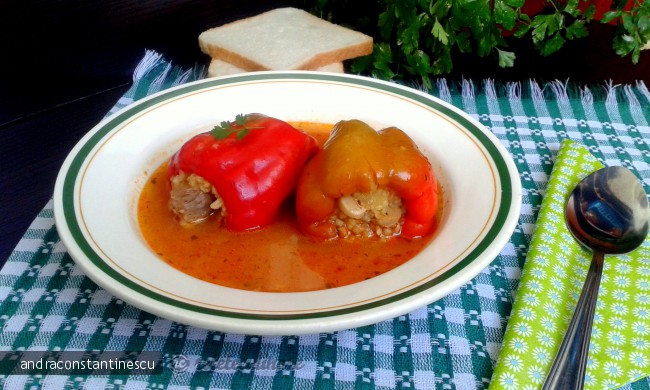 Ardei Umpluti cu Orez si Ciuperci