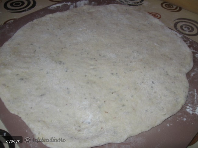 Pizza cu ananas si piept de pui