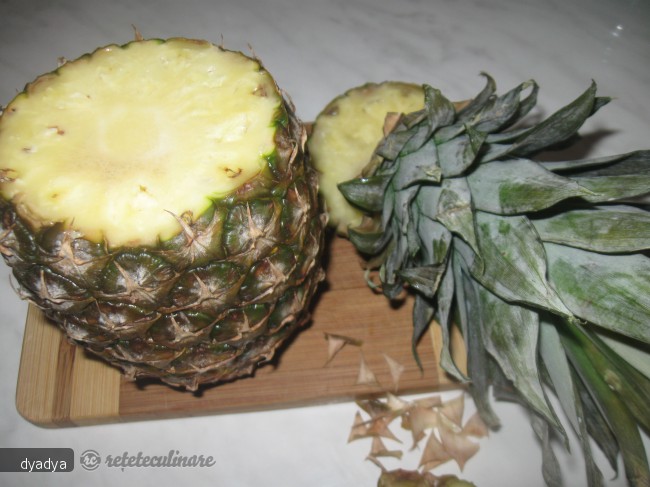 Pizza cu ananas si piept de pui