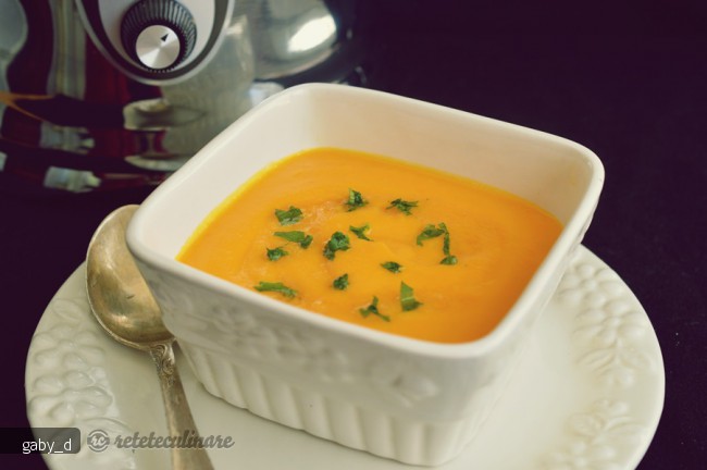 Supa Crema de Morcov cu Portocale si Ghimbir - de post, pregatita cu blenderul Oster