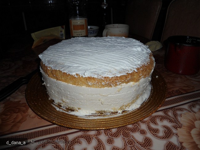 Tort cu crema de sampanie