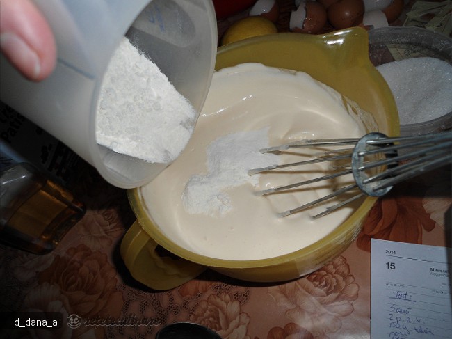 Tort cu crema de sampanie