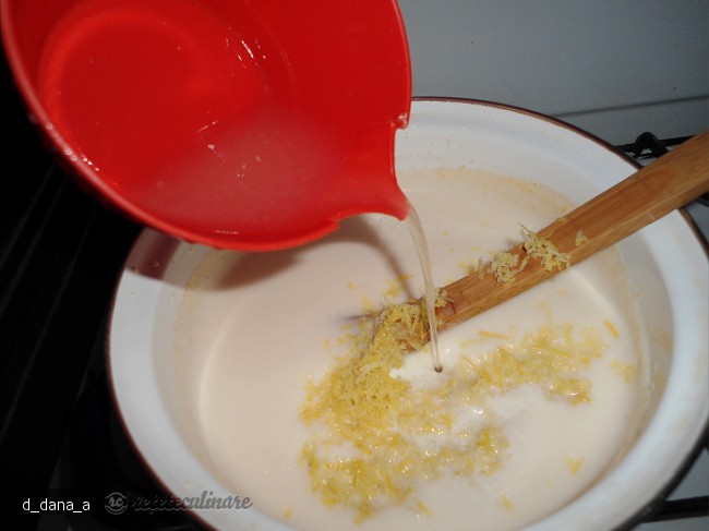 Tort cu crema de sampanie