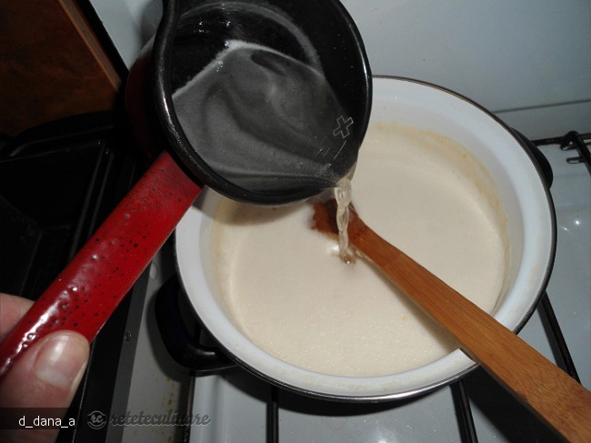 Tort cu crema de sampanie