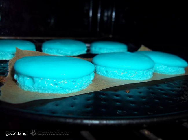 Macarons cu Crema de Ciocolata