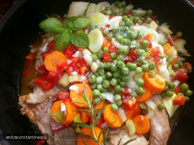 Tocanita de legume cu carne de iepure