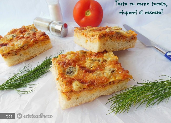 Tarta cu carne tocata, ciuperci si cascaval