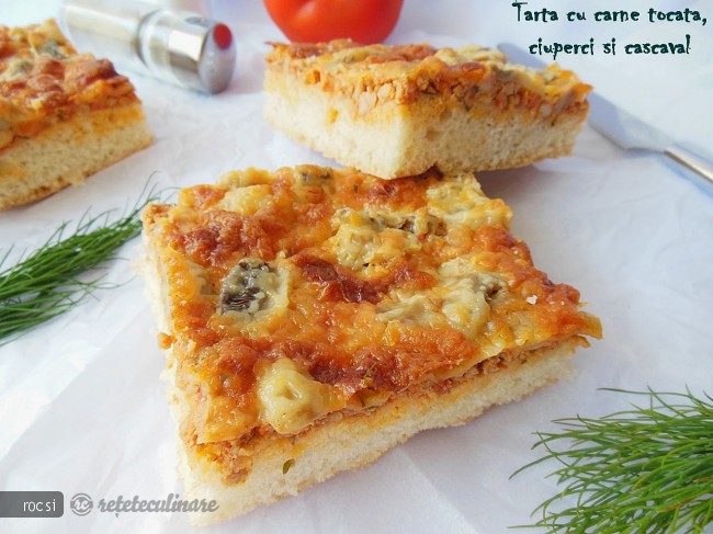 Tarta cu carne tocata, ciuperci si cascaval