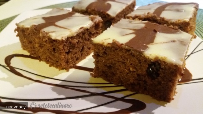 Prajitura cu Gem de Prune si Glazura de Ciocolata