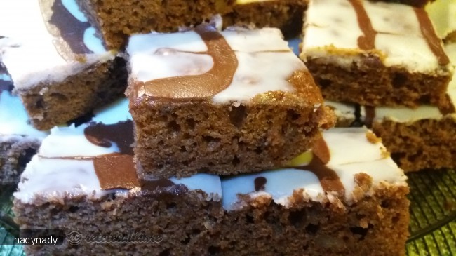 Prajitura cu Gem de Prune si Glazura de Ciocolata