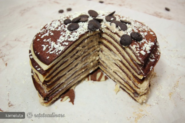 Tort de clatite cu crema de cafea