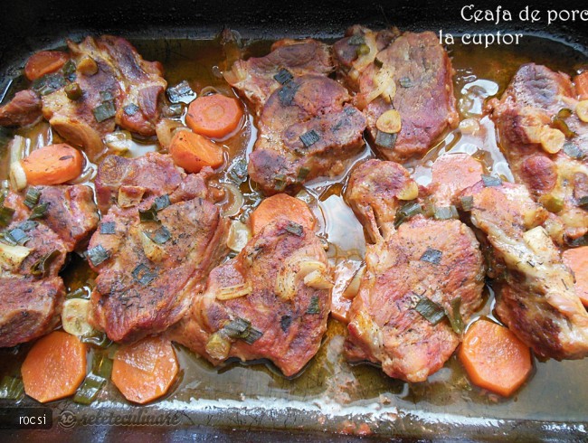 Ceafa de porc la cuptor