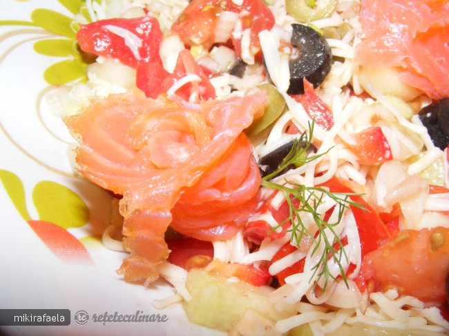 Salata cu Somon Afumat