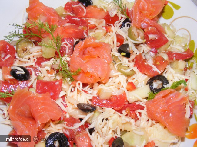 Salata cu Somon Afumat