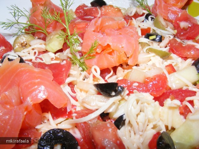 Salata cu Somon Afumat