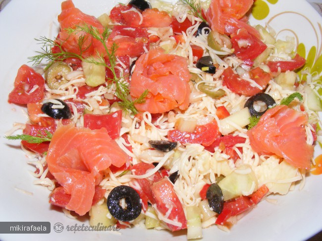 Salata cu Somon Afumat