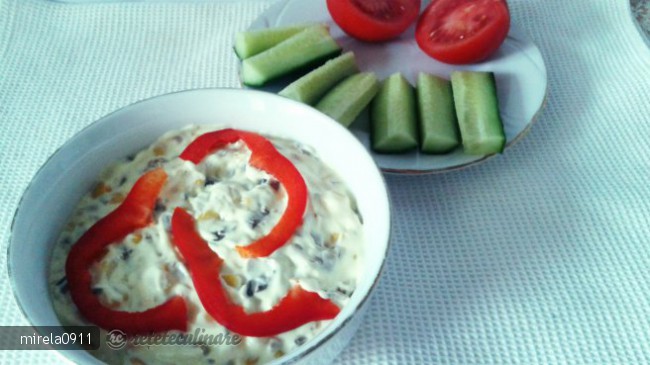 Salata cu Ciuperci si Porumb