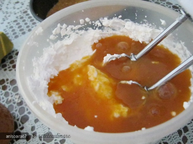 Prajitura cu Nectar de Morcovi si Branza Dulce