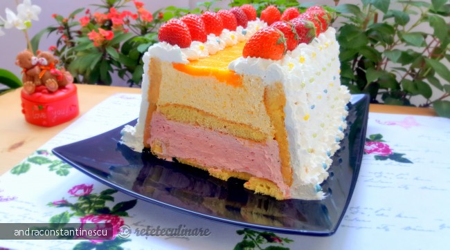 Tort cu Piersici si Capsuni