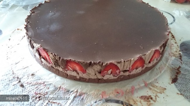 Tort de Ciocolata cu Capsuni, Preparat la Rece