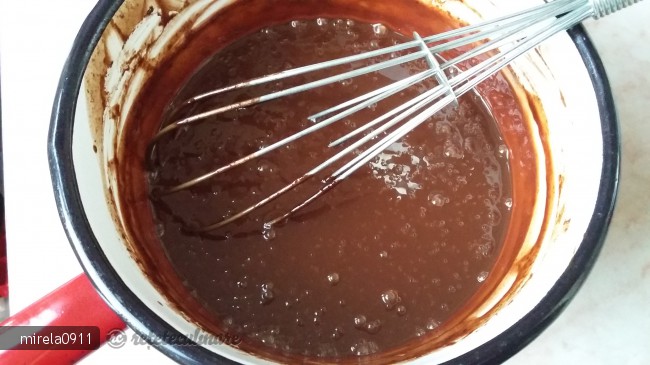 Tort de Ciocolata cu Capsuni, Preparat la Rece