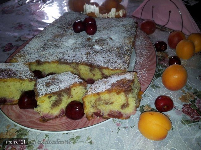 Prajitura acrisoara cu fructe se sezon