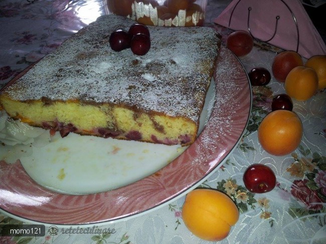 Prajitura acrisoara cu fructe se sezon