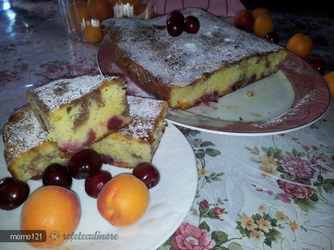 Prajitura acrisoara cu fructe se sezon