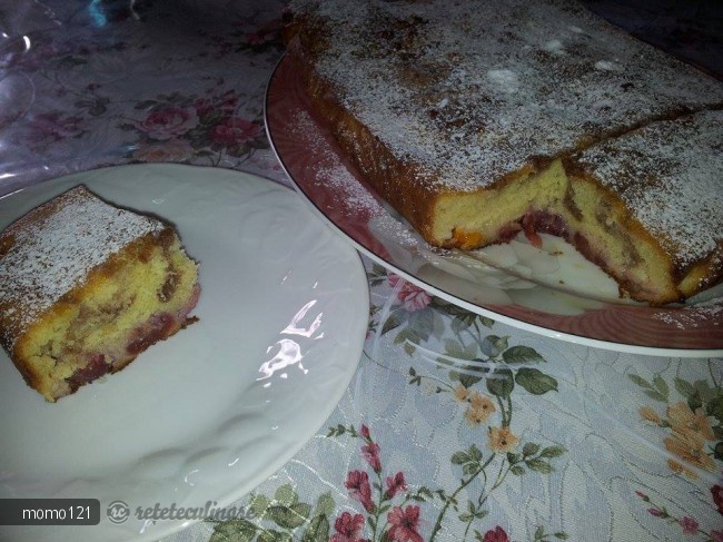 Prajitura acrisoara cu fructe se sezon