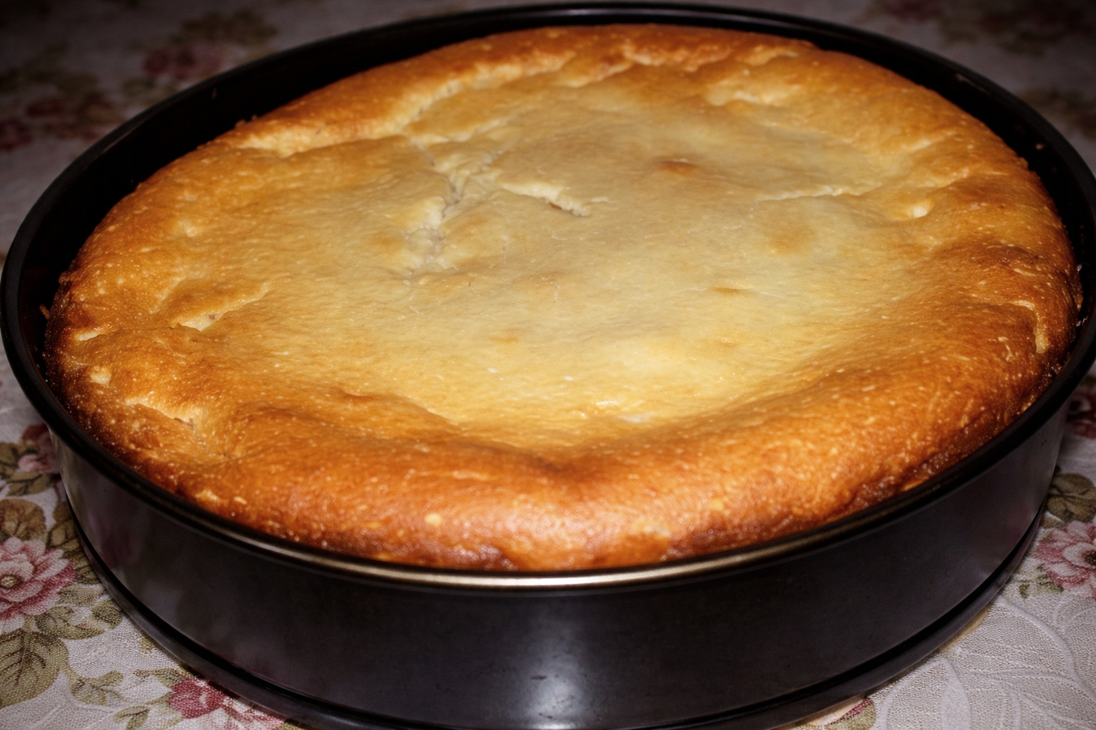 Tarta cu crema de branza si aluat fraged