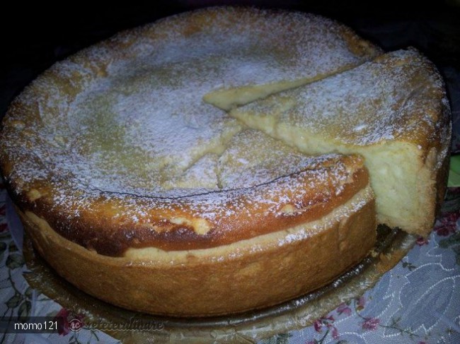 Tarta cu crema de branza si aluat fraged
