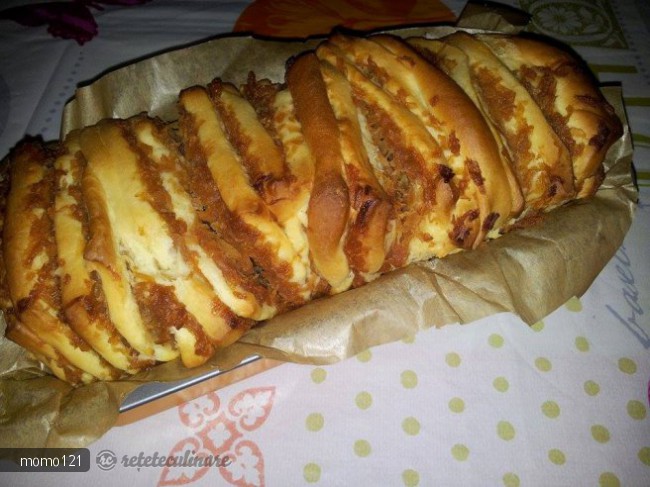 Cozonac evantai cu mere
