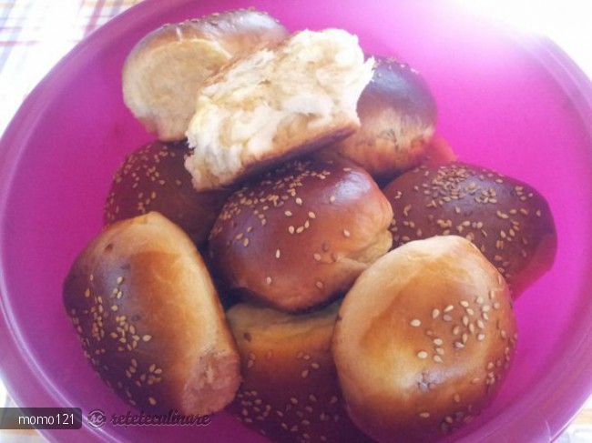 Chifle cu branza dulce si stafide