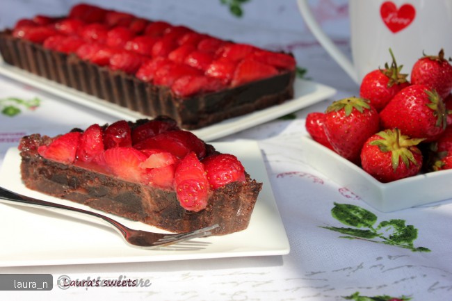 Tarta cu Ciocolata si Capsuni