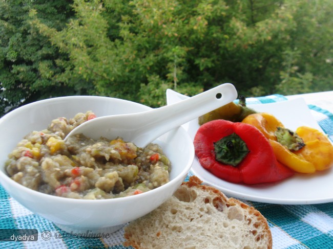 Salata de vinete cu ardei copti