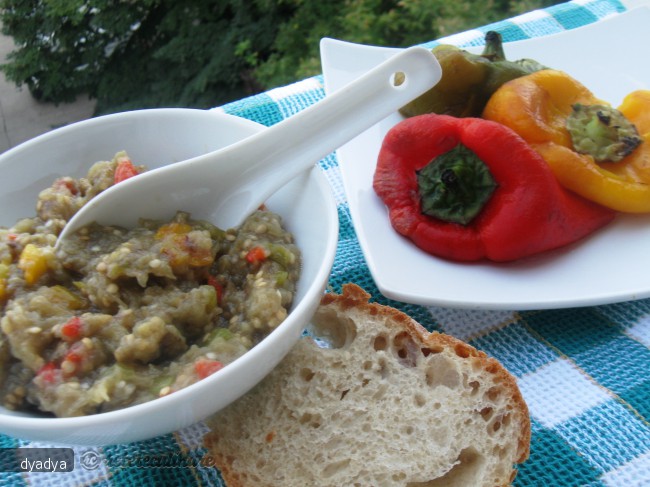 Salata de vinete cu ardei copti