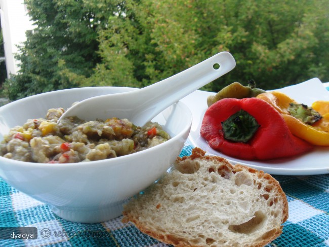 Salata de vinete cu ardei copti