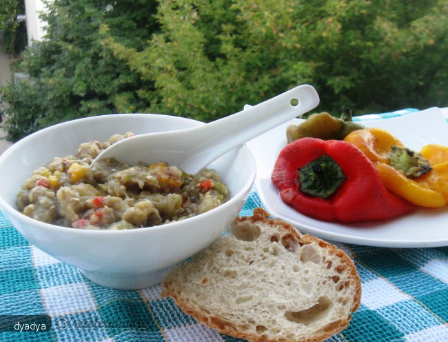 Salata de vinete cu ardei copti