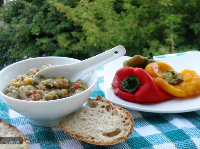Salata de vinete cu ardei copti