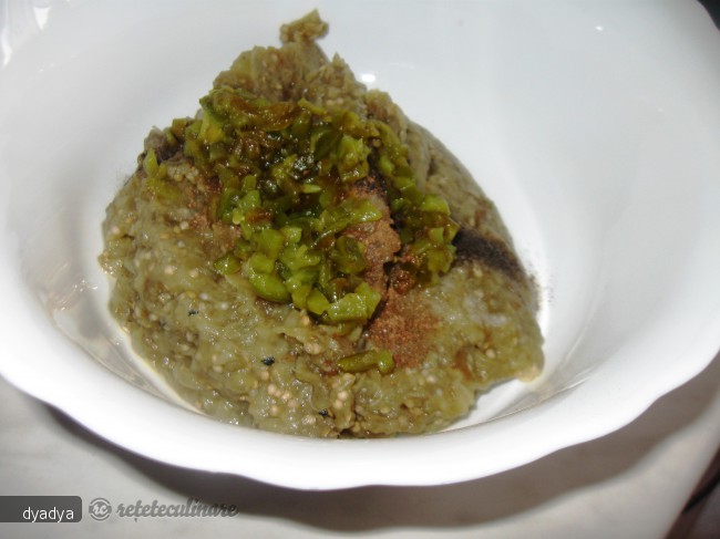 Salata de vinete cu ardei copti