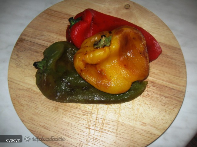 Salata de vinete cu ardei copti