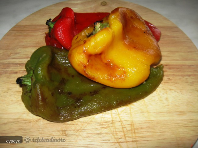 Salata de vinete cu ardei copti