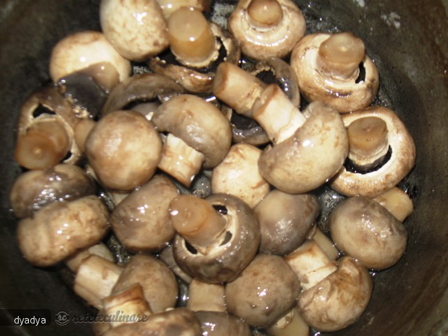 Pateu de ciuperci