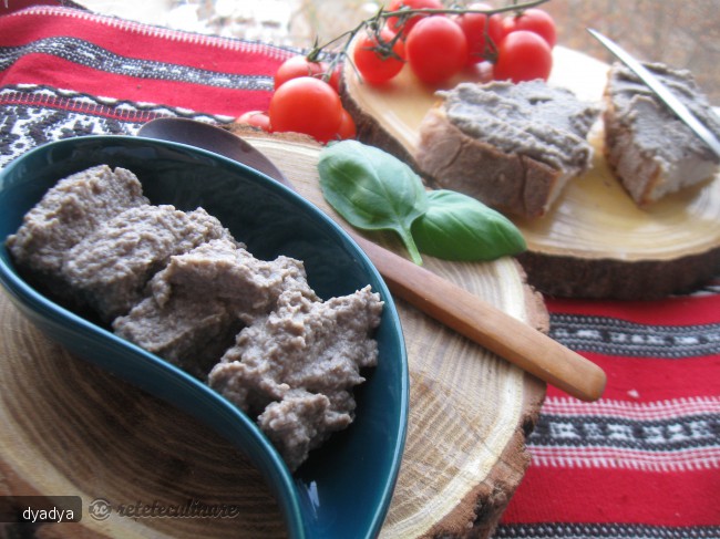 Pateu de ciuperci